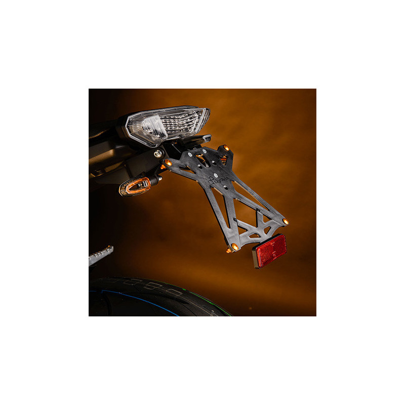Portamatrículas Lightech regulable con luz matrícula led para Yamaha MT-09 Portamatrículas Lightech regulable con luz matrícula led para Yamaha MT-09