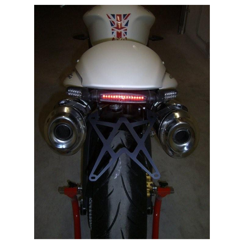 Support de Plaque Réglable Mad Doctor pour Triumph Speed Triple 675 lumière plaque + feux arrière + clignotant homologué Support de Plaque Réglable Mad Doctor pour Triumph Speed Triple 675 lumière plaque + feux arrière + clignotant homologué