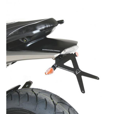 Support de plaque inclinable + support de fixaxion + feu a led Homol. Barracuda pour Honda Hornet 07-10