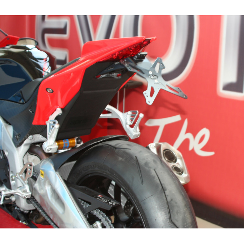 Portamatrículas regulable negro Evotech para Aprilia RSV4 | MotoGM