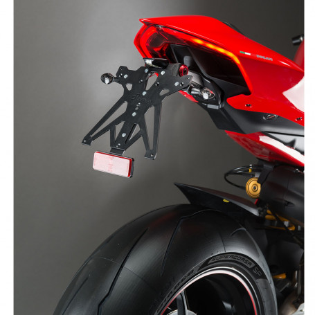 SUPPORT DE PLAQUE LIGHTECH Ducati Panigale V4 AVEC ÉCLAIRAGE LED ET CATADIOPTRE