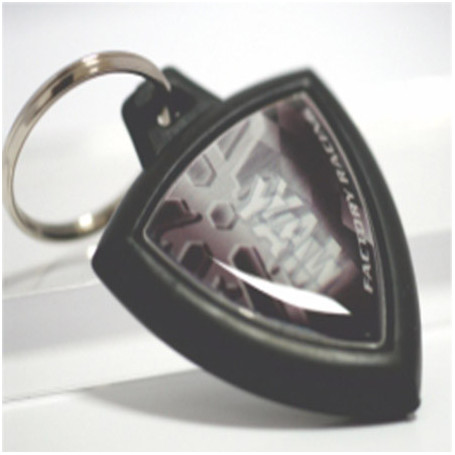 Llavero de goma con logo Yamaha