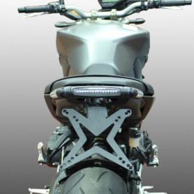 Kennzeichenhalter Mad Doctor für Yamaha MT-09 verstellbar mit gru… | MotoGM
