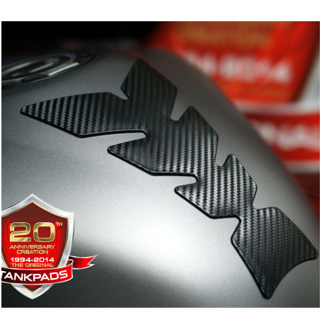 Paraserbatoio carbon look 3D soft touch L: 21 cm