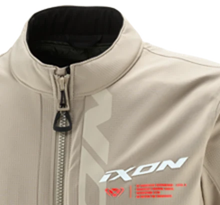 Collo e zip della giacca moto Ixon Combat sabbia